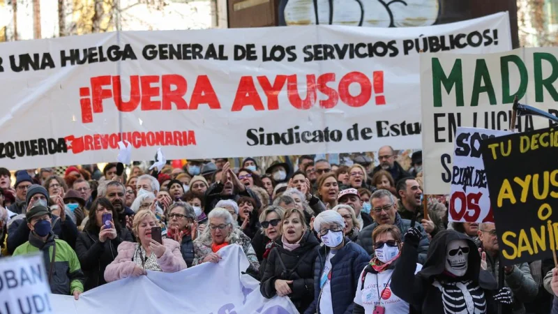 Десятки тысяч медицинских работников Мадрида вышли на митинг