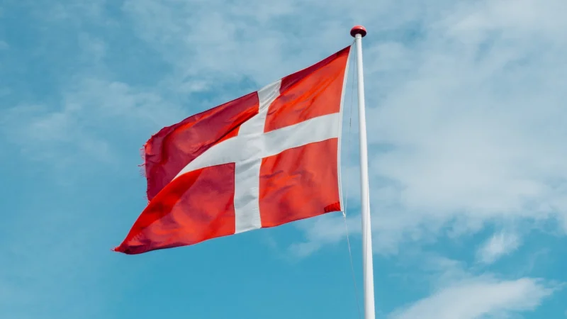 Глава Минобороны Дании предлагает призывать женщин на срочную службу в армию
