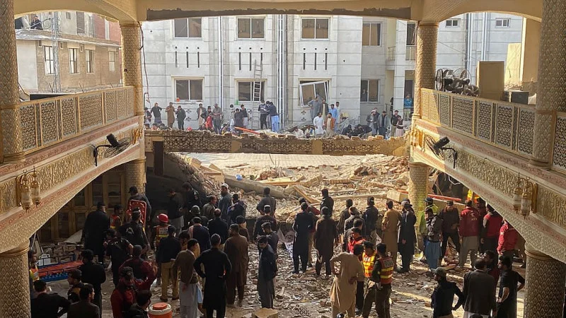 Взрыв в пакистанской мечети: погибло по меньшей мере 28 человек
