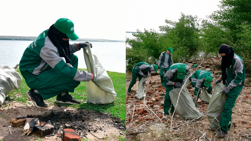 Как молодежь в Актобе очищает от мусора берега Каргалы и Илек