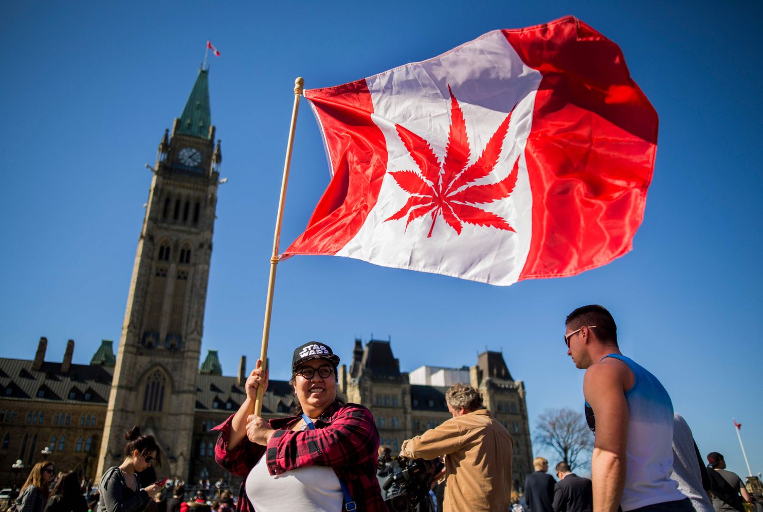Легализация в Канаде