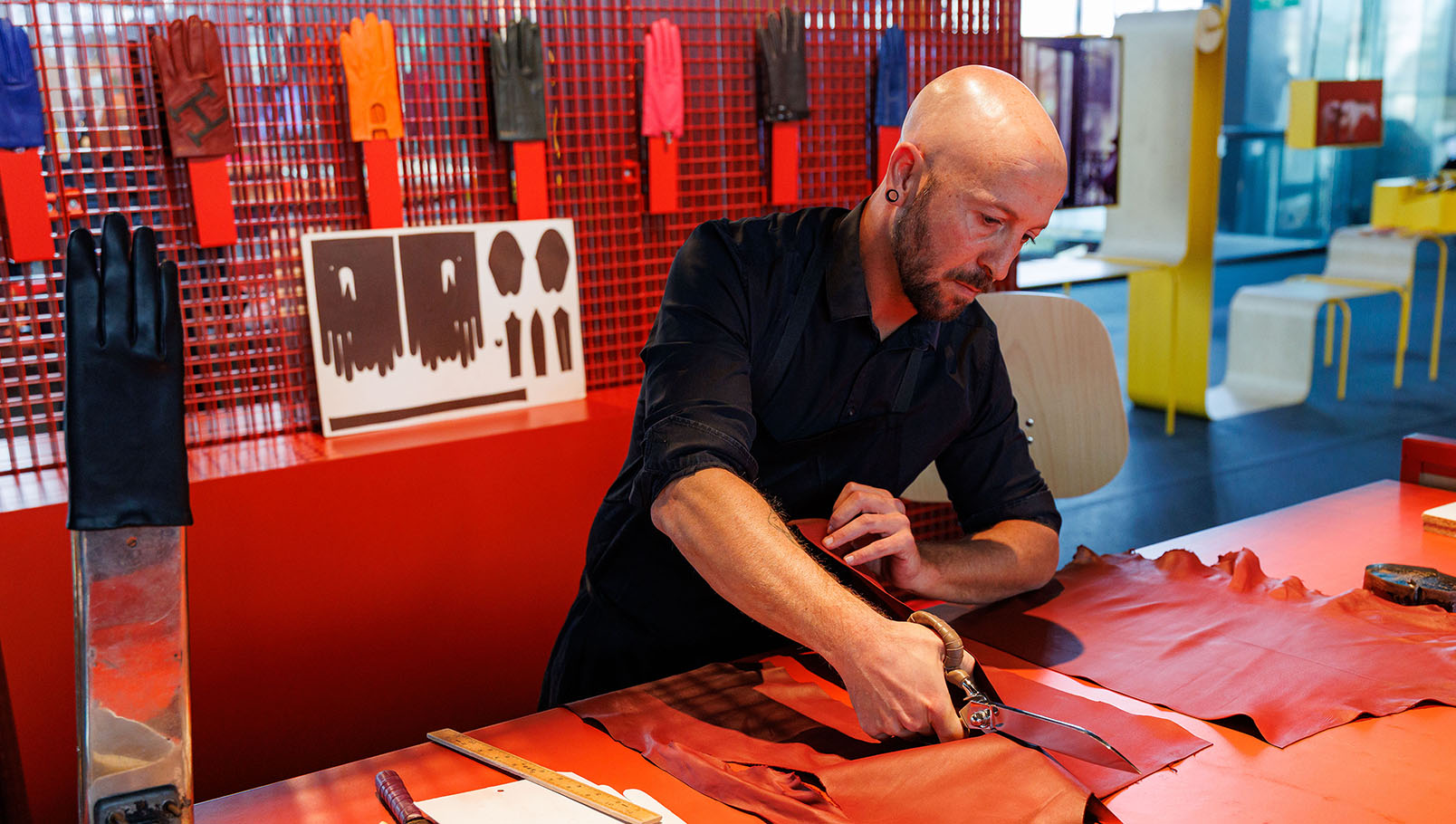 hermes in the making. hermes. hermes exhibition. hermes exhibition istanbul. hermes exhibition turkey. hermes in the making turkey. hermes in the making istanbul. olivier fournier hermes. hermes fournier