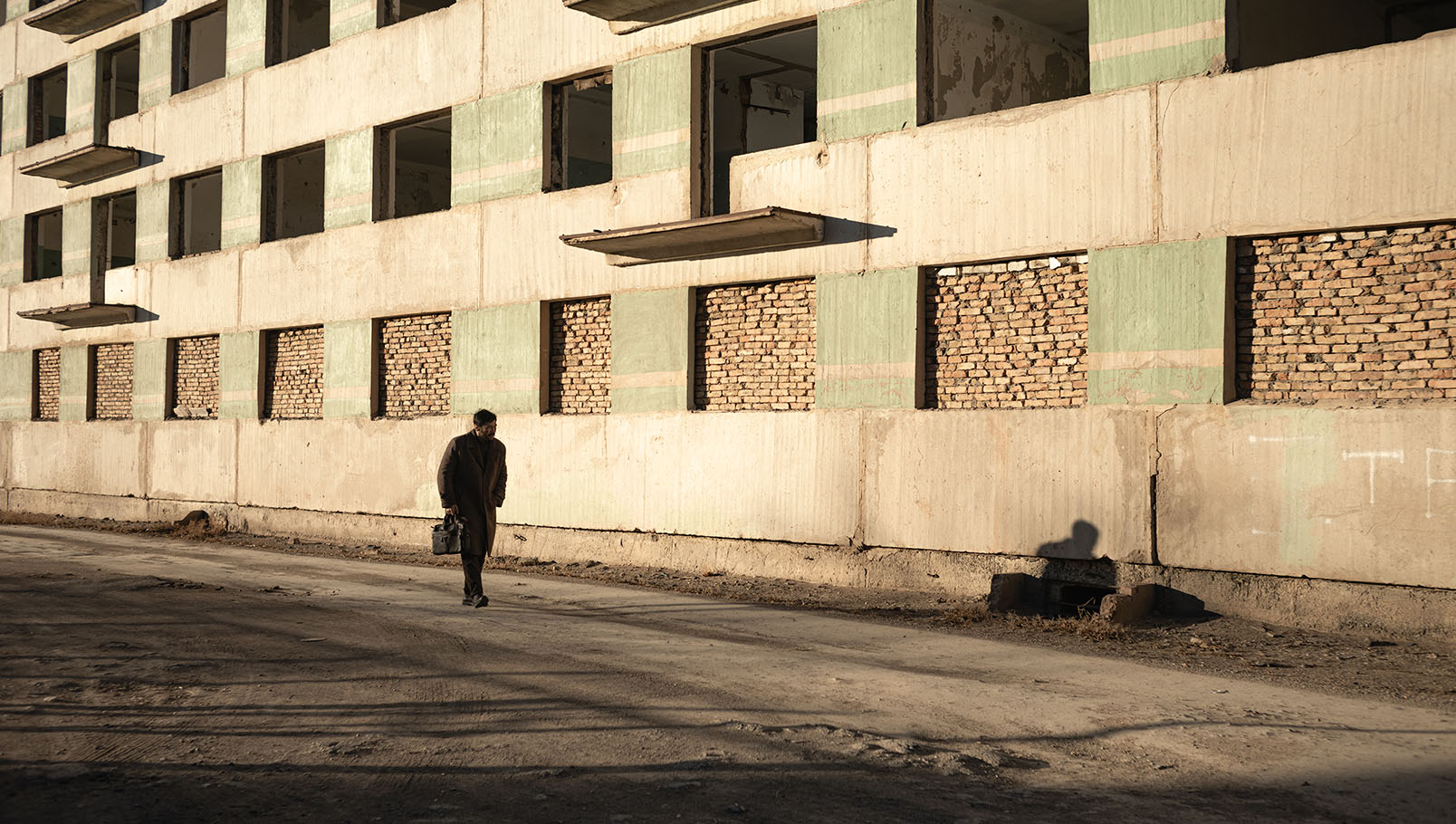 Еркебұлан Дайыров. Жандос Айбасов. Шам театры. #37 фильм. Қазақ киносы. Театр қойылымы. Фархат Молдағали. Актерлік шеберлік. Кәсіби актер. Қазақ мәдениеті. Өнер. №37. театр мен кино. 