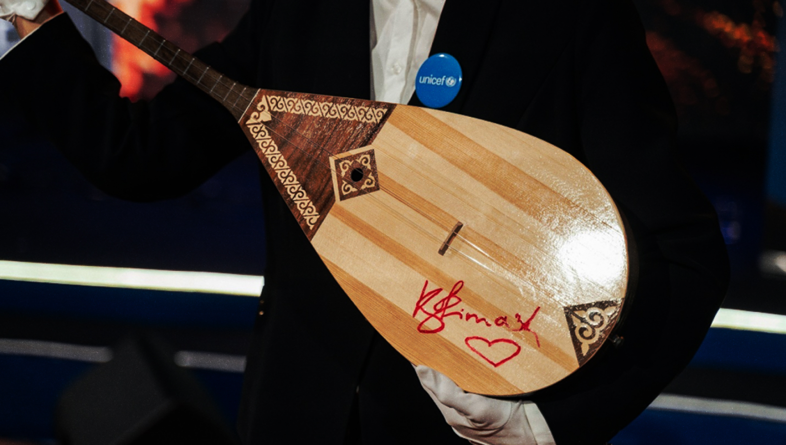 UNICEF. Гала-ужин. Психическое здоровье. Подростки. Алматы. Благотворительность. Аукцион. Артисты. Поддержка. Программа.