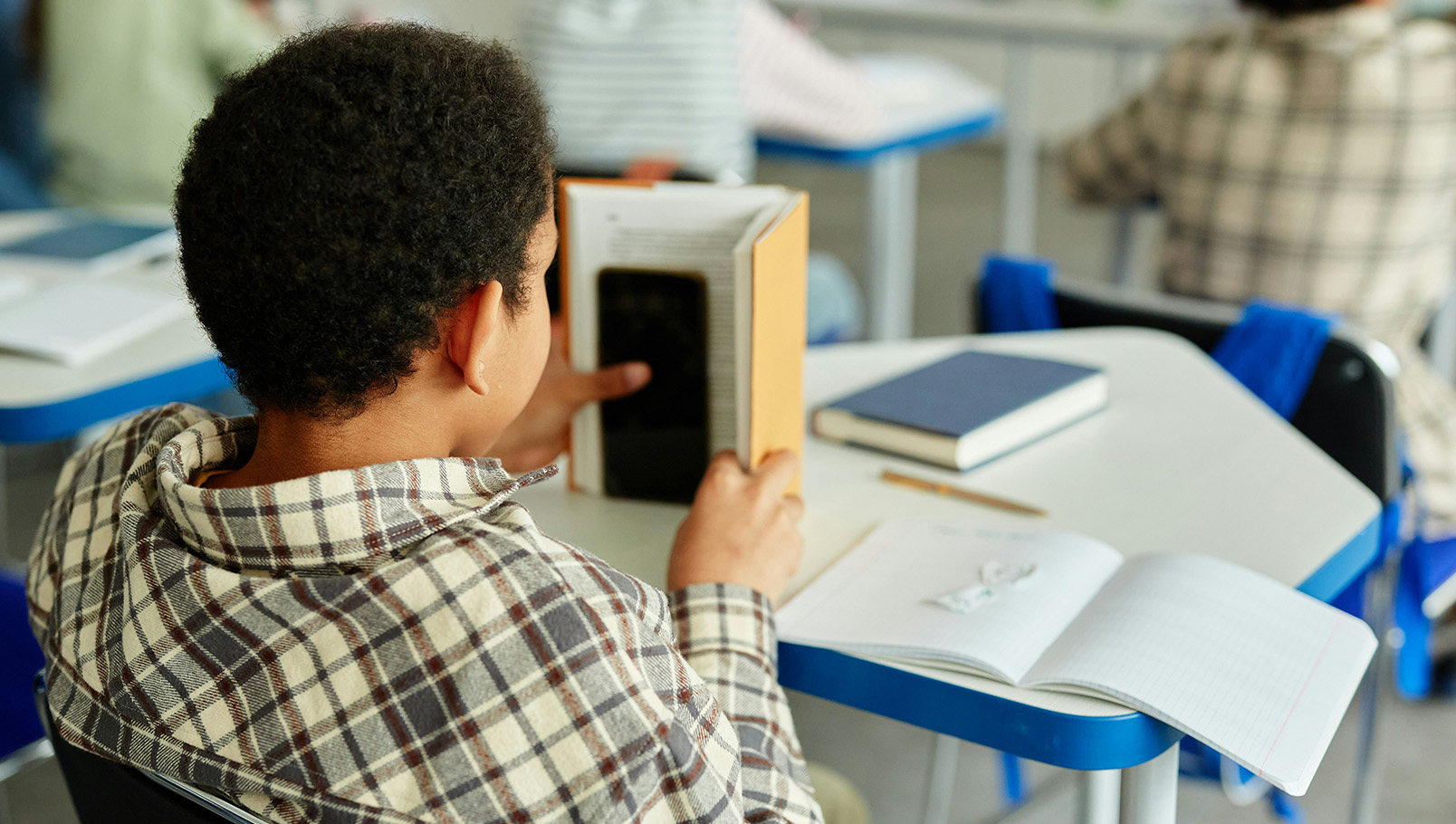 СДВГ. взрослые. диагностика. симптомы. лечение. невнимательность. гиперактивность. когнитивная терапия. качество жизни. психическое здоровье.