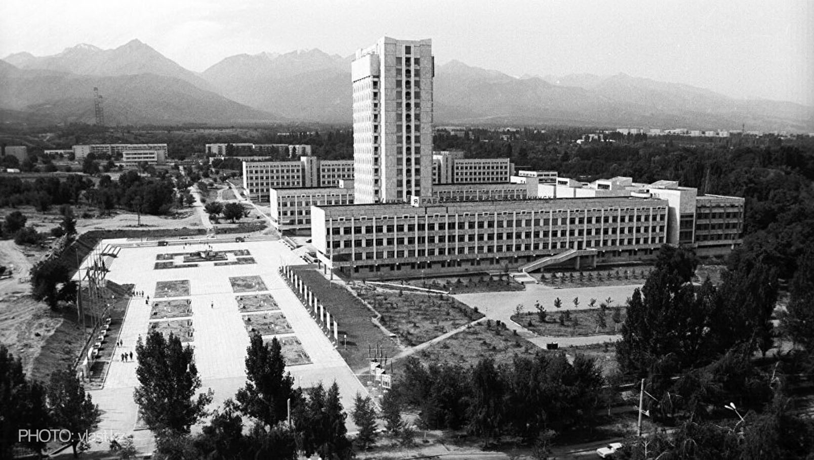 КазНУ. КазНУград. кампус Алматы. территория университета. благоустройство кампуса. мастер-план. коммерциализация земли. урбанистика Казахстан. застройка Алматы. развитие университетов.