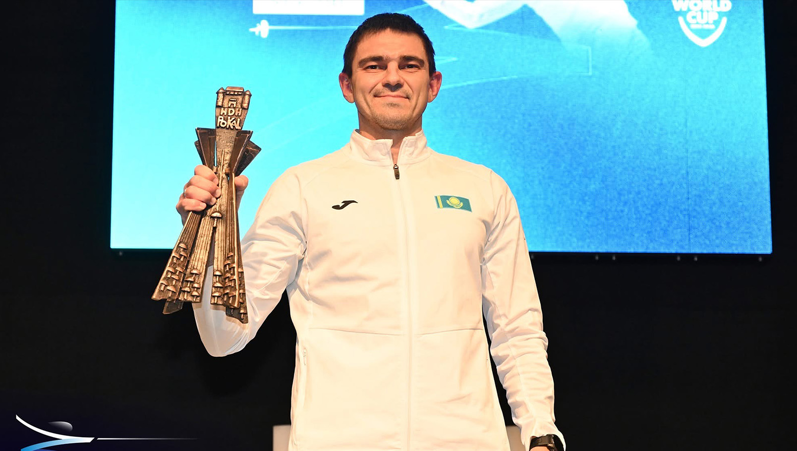 Руслан Курбанов. Кубок мира по фехтованию. золото Хайденхайм. первое индивидуальное золото Казахстана. казахстанское фехтование. мировой рейтинг ФИЕ. FIE. шпага. олимпийский спорт. спорт Казахстана.