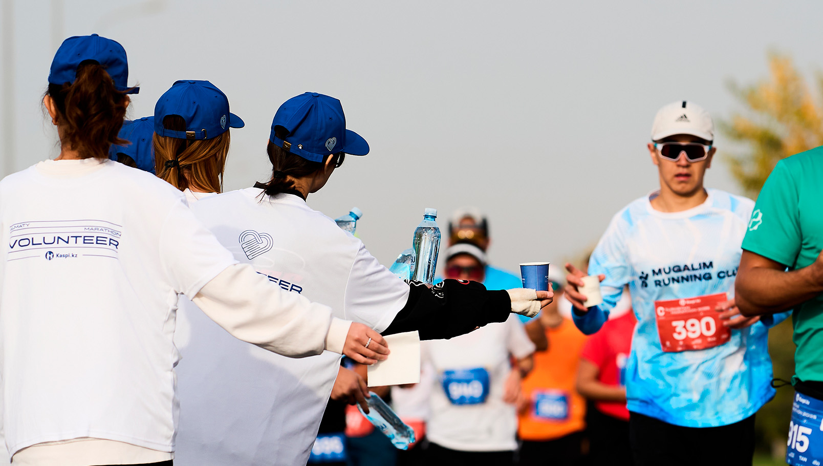 Наурыз Алматы. традиции Наурыз. Праздник весны. городские привычки Алматы. Community Almaty Run. весенние традиции. жизнь в Алматы. Almaty Half Marathon. городской лайфстайл. бег.