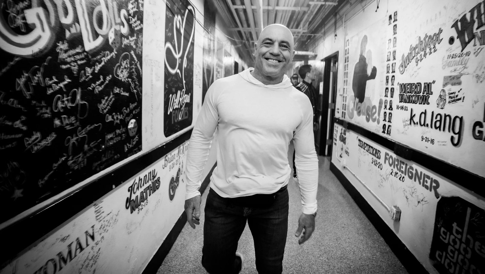 Джо Роган. Alem Comedy Fest. Джо Роган Казахстан. приезд Джо Рогана. стендап Казахстан. UFC комментатор. фестиваль комедии Алматы. американский комик Казахстан. Джо Роган концерт. Alem Comedy Fest 2026