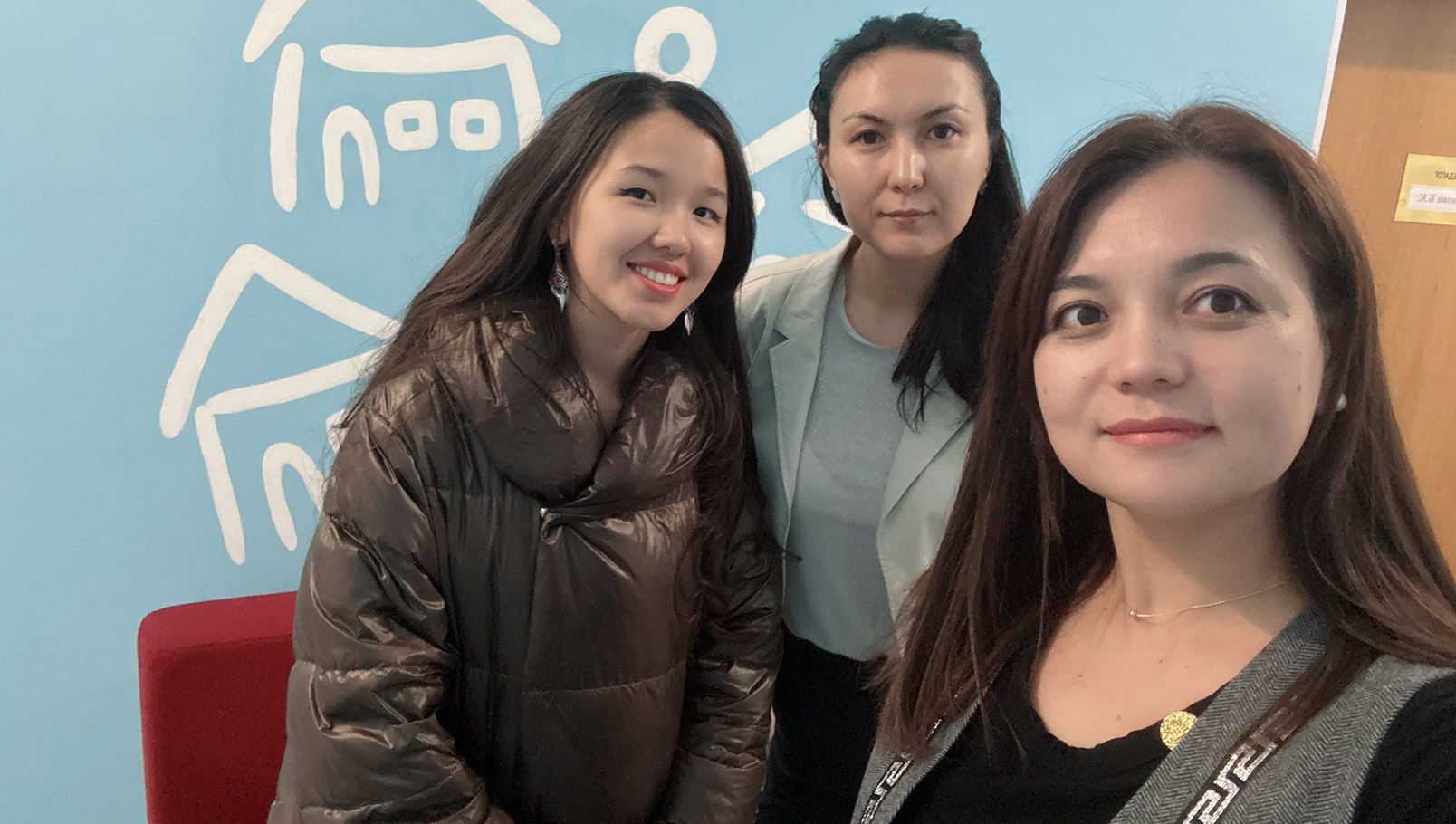 фонд Umai Nury. Казахстан. менструальная бедность. послеродовая депрессия. женское здоровье. психологическая помощь. социальный проект. бесплатные средства гигиены. поддержка женщин. Steppe