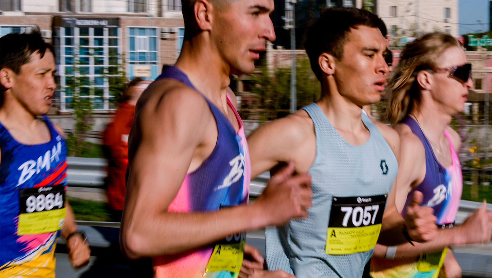 бег. ментальное здоровье. Almaty Marathon. польза бега. стресс и тревога. городской спорт. психология спорта. бег и психика. здоровье и спорт. осознанность