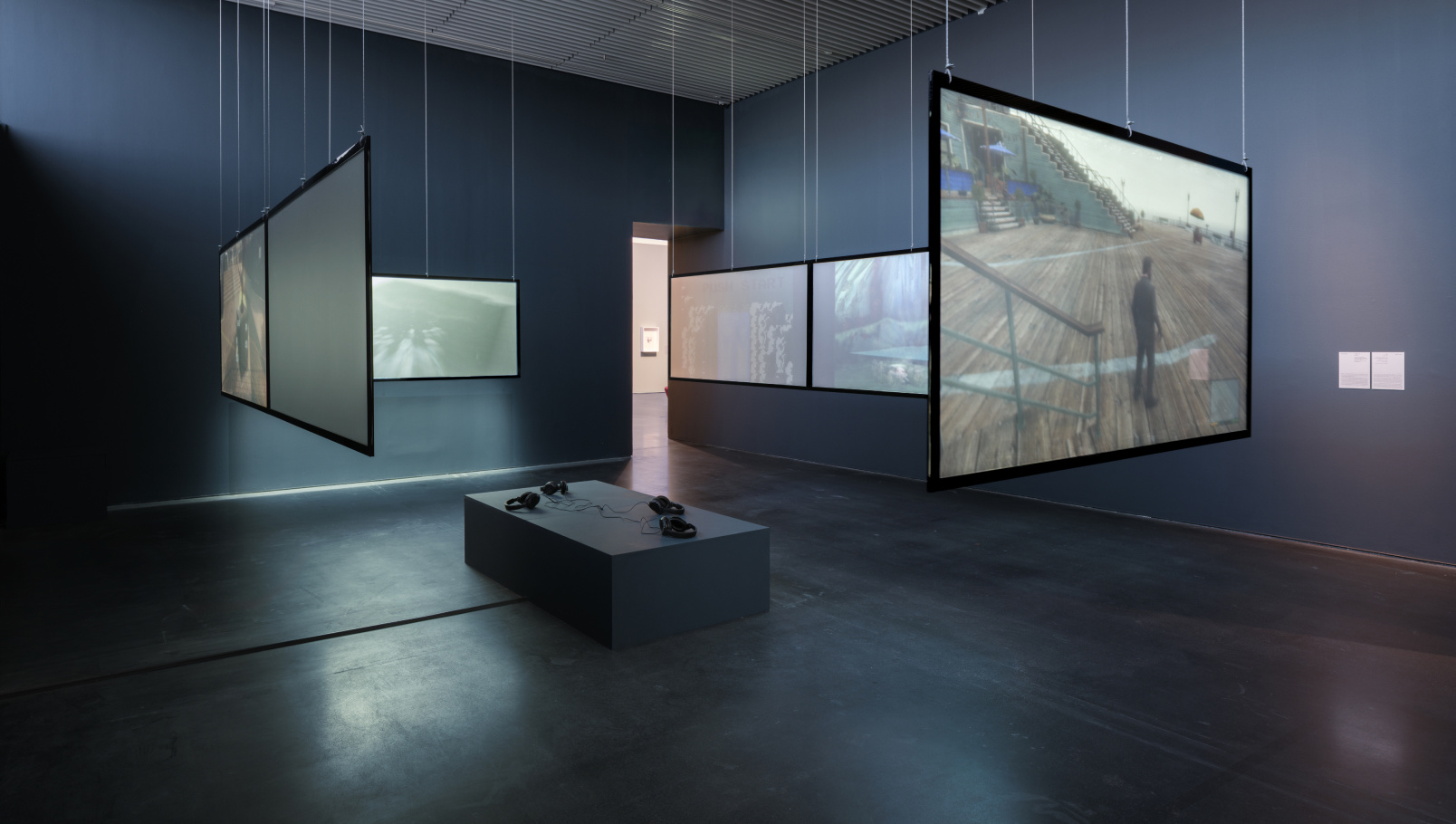 2 james art gallery