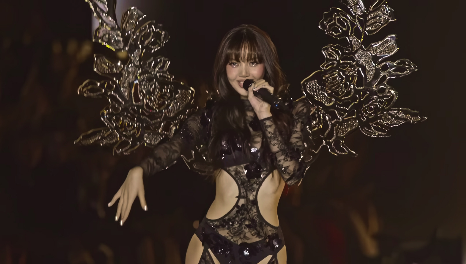 Музыкальная эволюция Лисы: от LALISA до Press Play